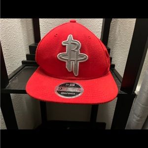 Men- Houston Rockets New Era
9FiftyAdjustable SnapBack
